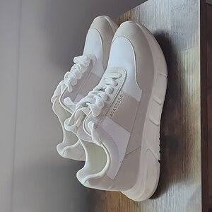 XGoing to Donation Soon!X Steve Madden Calianna sneakers